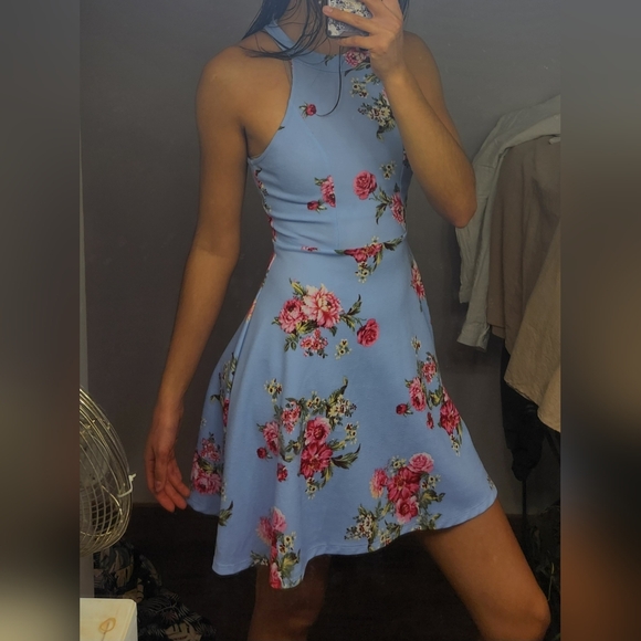 Floral Blue Sleeveless Dress - Picture 4 of 4